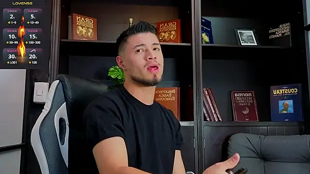 EdwardRoss  online show from September 30, 8:37 pm