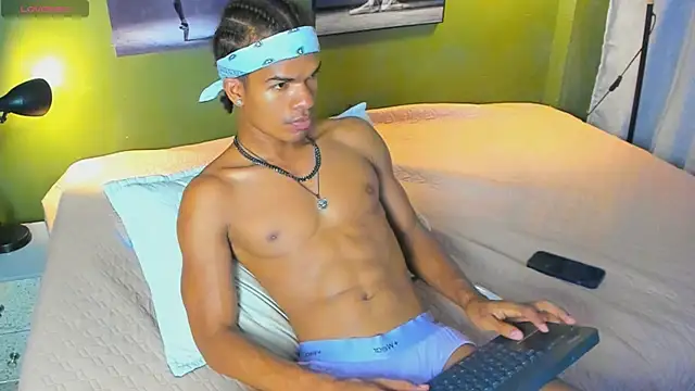 Snapshot of bigxx0 chatting on January 11, 11:46 pm bigxx0 online show from January 11, 11:46 pm