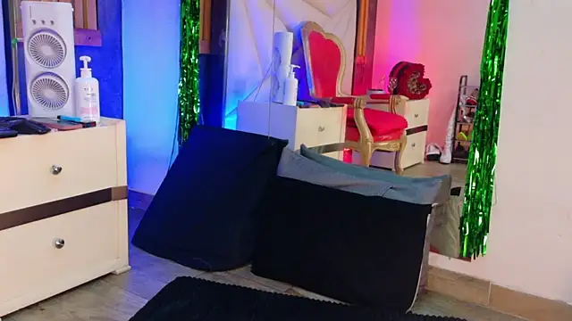 LilyyBigAss online show from April 7, 11:56 am