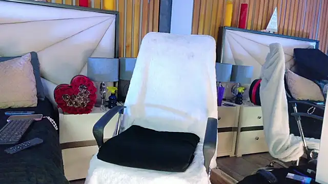 LilyyBigAss online show from November 28, 11:43 am