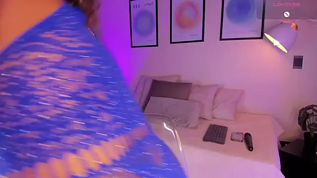 Arianabromw online show from March 25, 7:13 pm