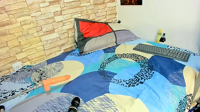 Snapshot of kaiagerbes3 chatting on November 17, 1:26 pm kaiagerbes3 online show from November 17, 1:26 pm