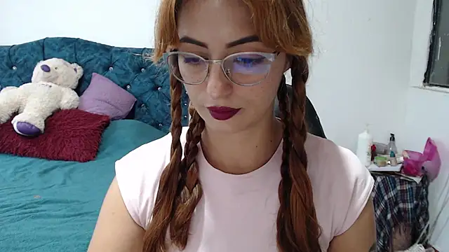 Kate lorens9 online show from April 5, 5:30 pm