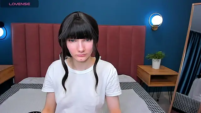 Snapshot of Lili_flowerr chatting on March 11, 5:13 am Lili flowerr online show from March 11, 5:13 am