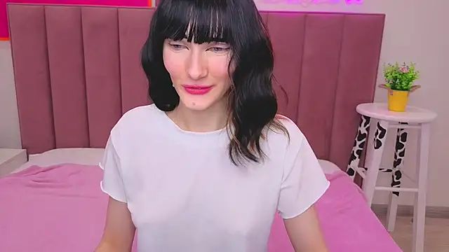 Snapshot of Lili_flowerr chatting on June 2, 9:31 am Lili flowerr online show from June 2, 9:31 am
