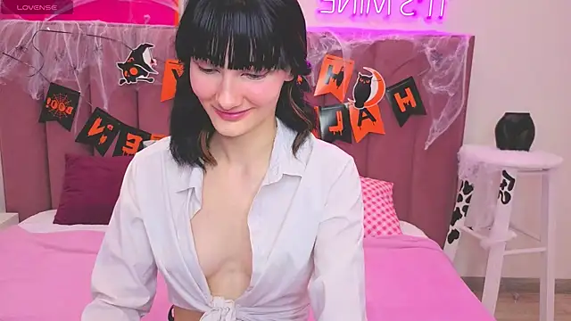 Lili flowerr online show from October 29, 11:09 am