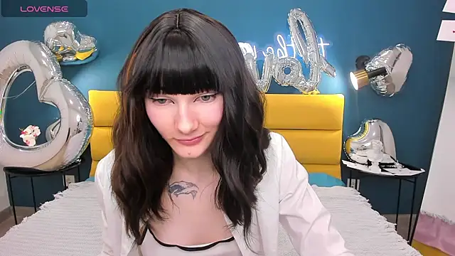 Snapshot of Lili_flowerr chatting on February 11, 2:14 am Lili flowerr online show from February 11, 2:14 am