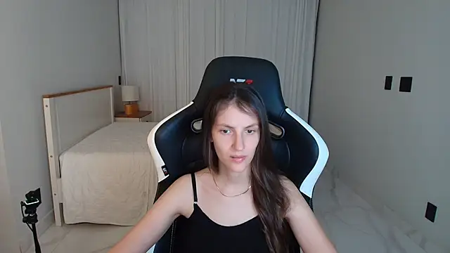 upssnowy online show from July 2, 10:49 pm