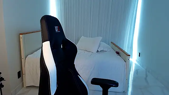 upssnowy online show from March 7, 6:13 pm