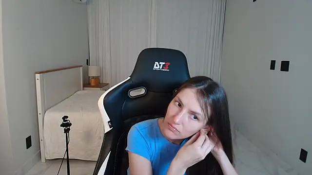 upssnowy online show from July 15, 11:45 pm