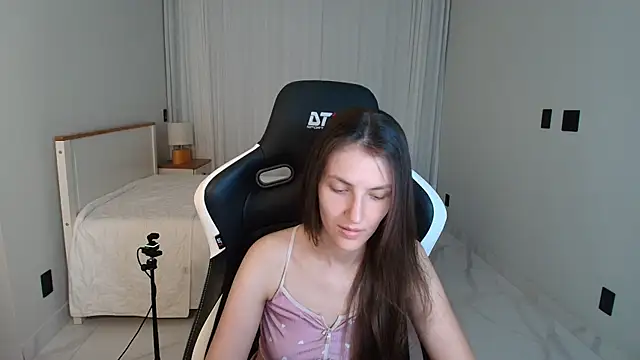 upssnowy online show from July 5, 10:27 pm