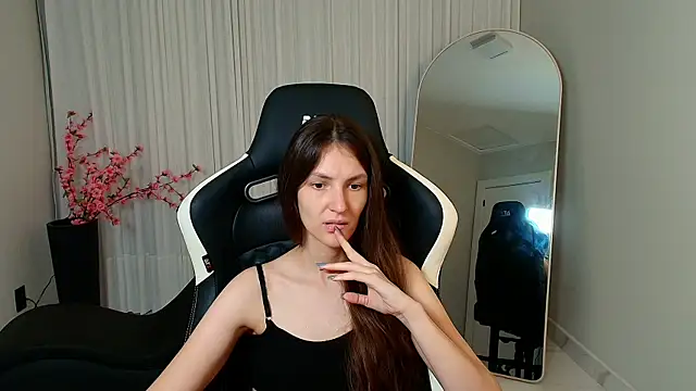 upssnowy online show from October 28, 7:57 pm