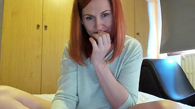 Snapshot of Sheandhim23 chatting on February 23, 9:22 am Sheandhim23 online show from February 23, 9:22 am