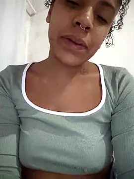 Julia Pretinha online show from April 4, 1:12 am
