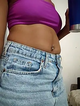 Snapshot of Julia_Pretinha chatting on March 15, 11:17 pm Julia Pretinha online show from March 15, 11:17 pm