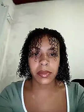 Julia Pretinha online show from April 11, 2:30 am