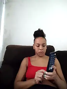 Julia Pretinha online show from April 21, 1:07 pm