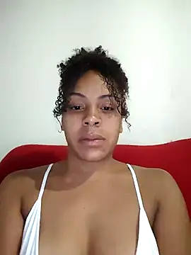 Julia Pretinha online show from May 1, 1:21 am