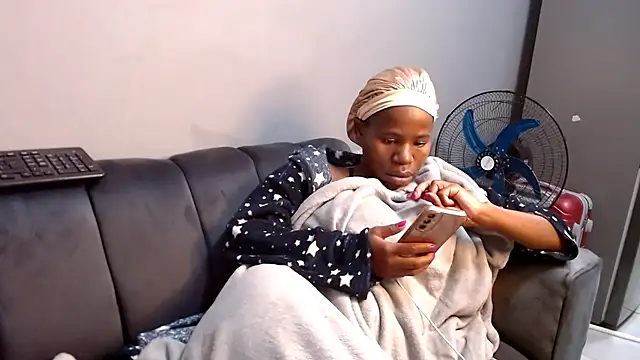 LongPussyLipsxx online show from October 5, 9:38 pm