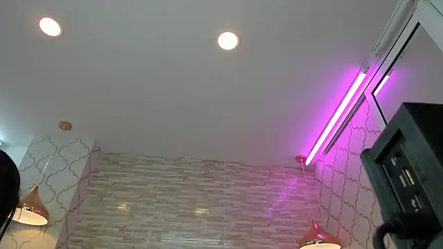 Snapshot of ZoeSmitth chatting on October 29, 11:31 am ZoeSmitth online show from October 29, 11:31 am