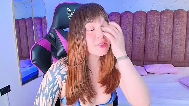 Fluffy Bubble21 online show from March 26, 4:33 am