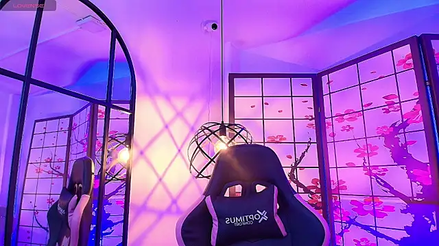 Fluffy Bubble21 online show from February 23, 4:14 am