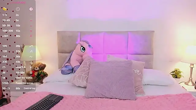 ElliPeaches online show from March 18, 7:44 pm