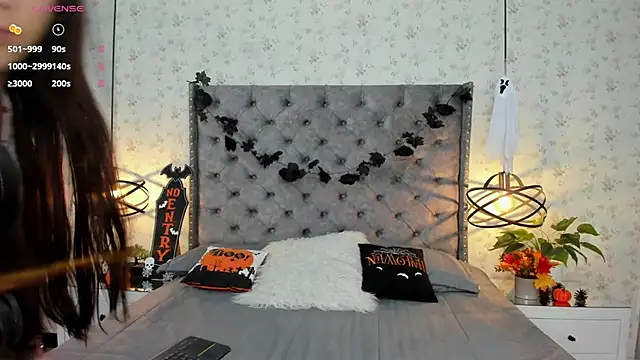 ElliPeaches online show from October 17, 12:40 pm