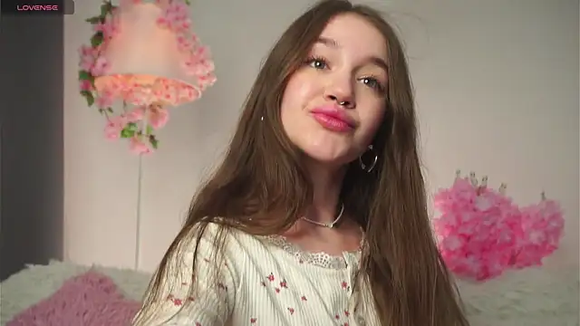 AmiLewis online show from October 15, 1:04 am