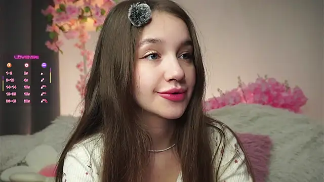 Snapshot of AmiLewis chatting on November 11, 1:33 am AmiLewis online show from November 11, 1:33 am