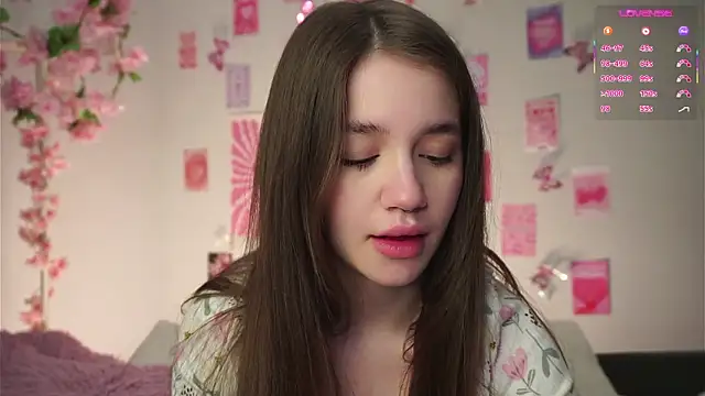 Snapshot of AmiLewis chatting on February 1, 1:26 am AmiLewis online show from February 1, 1:26 am