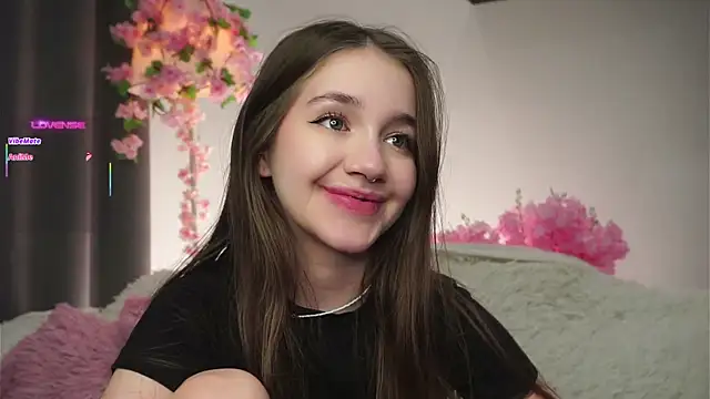 Snapshot of AmiLewis chatting on November 18, 1:21 am AmiLewis online show from November 18, 1:21 am