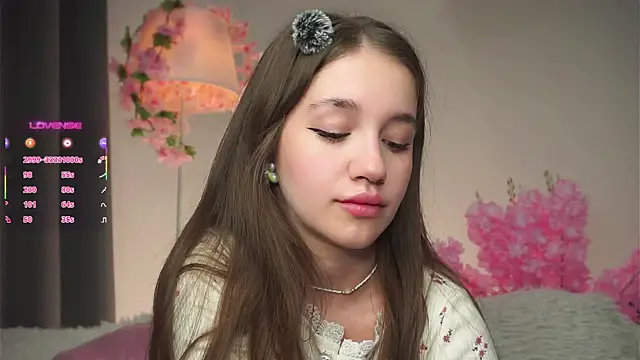 AmiLewis online show from October 5, 1:07 am