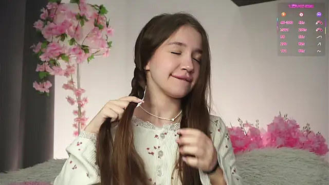 Snapshot of AmiLewis chatting on November 29, 1:06 am AmiLewis online show from November 29, 1:06 am