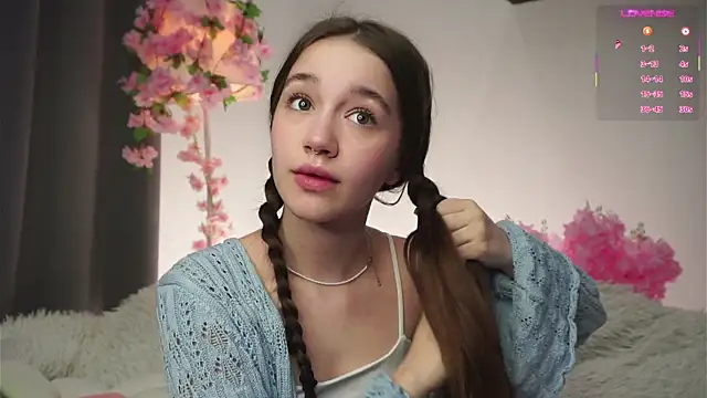 Snapshot of AmiLewis chatting on November 28, 1:28 am AmiLewis online show from November 28, 1:28 am