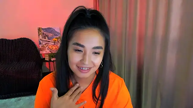 Snapshot of worldofkim chatting on February 23, 12:27 pm worldofkim online show from February 23, 12:27 pm