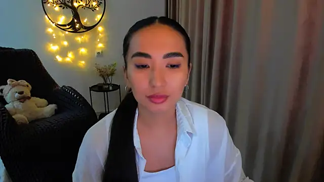 worldofkim online show from February 8, 12:47 pm