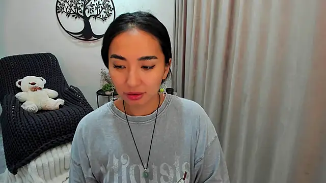 Snapshot of worldofkim chatting on September 20, 7:24 am worldofkim online show from September 20, 7:24 am