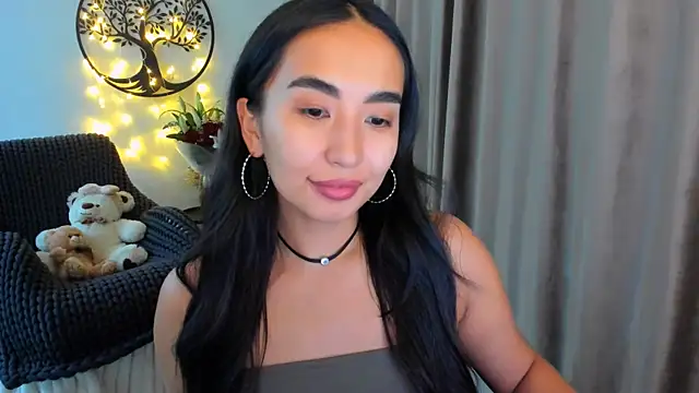 worldofkim online show from February 18, 5:20 pm