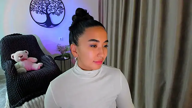 worldofkim online show from November 12, 5:17 pm