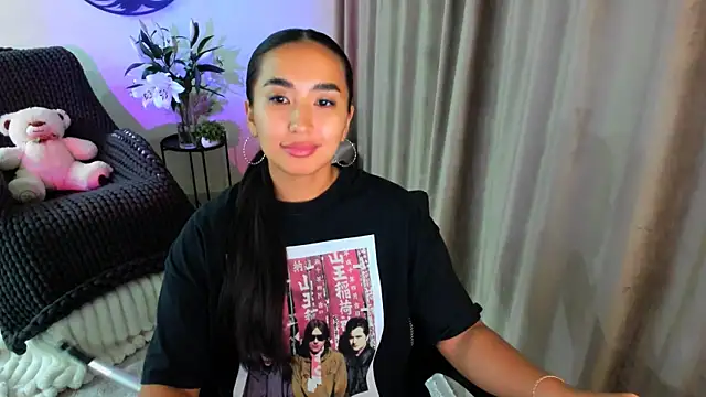 worldofkim online show from October 28, 8:19 pm