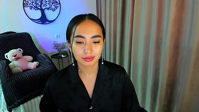 worldofkim online show from November 11, 11:05 am