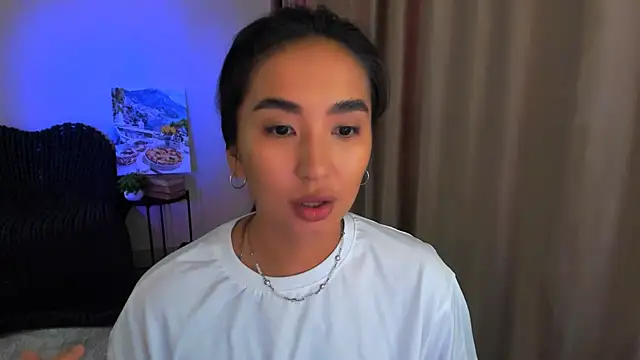 Snapshot of worldofkim chatting on March 14, 4:21 am worldofkim online show from March 14, 4:21 am