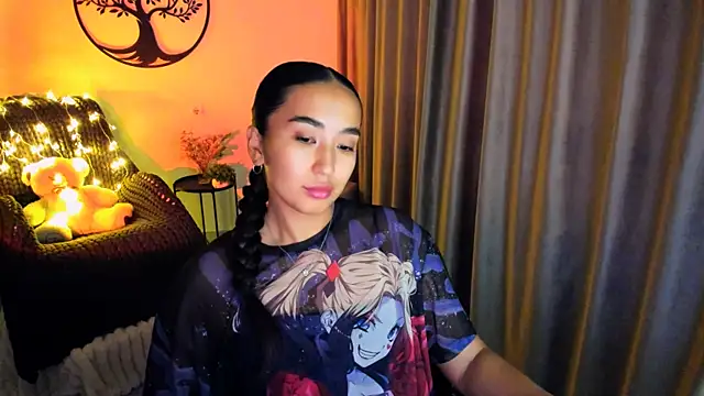 worldofkim online show from November 13, 10:30 am