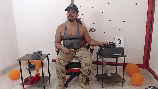 Snapshot of KalethBigDick chatting on November 6, 4:55 pm KalethBigDick online show from November 6, 4:55 pm