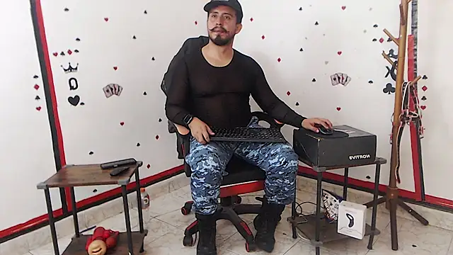 KalethBigDick online show from October 8, 9:22 am