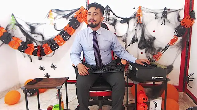 Snapshot of KalethBigDick chatting on October 24, 7:13 pm KalethBigDick online show from October 24, 7:13 pm