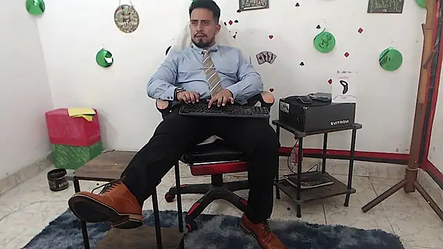 Snapshot of KalethBigDick chatting on June 26, 3:40 pm KalethBigDick online show from June 26, 3:40 pm