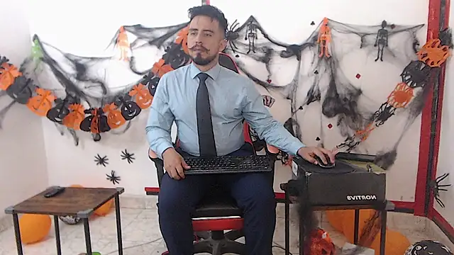 Snapshot of KalethBigDick chatting on October 23, 6:01 am KalethBigDick online show from October 23, 6:01 am