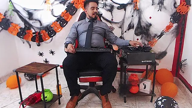 Snapshot of KalethBigDick chatting on October 27, 3:29 am KalethBigDick online show from October 27, 3:29 am